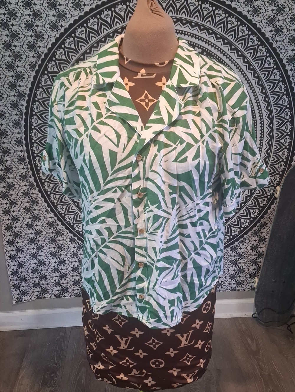 Jane + Delancey Men's Green & White Floral Shirt Size Medium